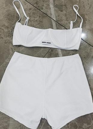 Костюм miu miu білого кольору, розмір s