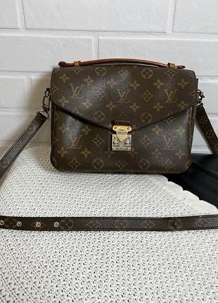 Сумка кросбоді середнього розміру