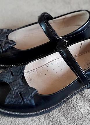 Туфлі на дівчину