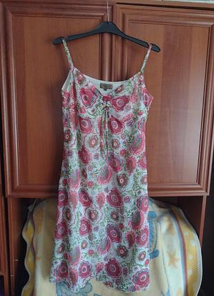 Сукня на брительках