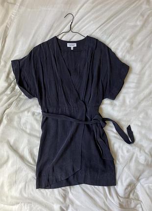 Темно синя сукня на запах s