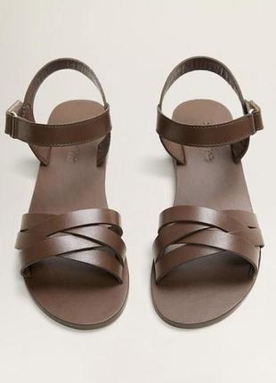 Шкіряні босоніжки