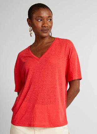 Яркая льняная футболка