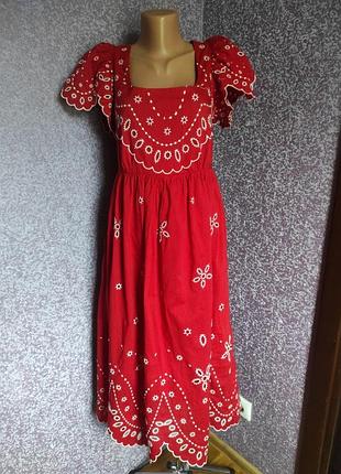 Платье кружевное красное