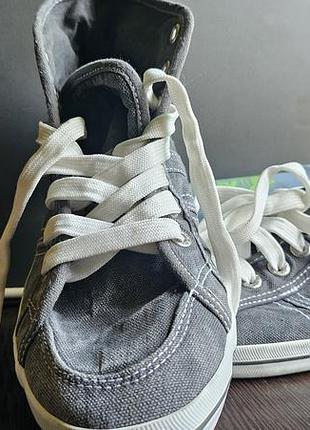 Кроссовки женские