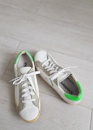 Кросівки кеди фірми vera pelle 42 ромір, 27,5см устілка шкіряні
стан нових