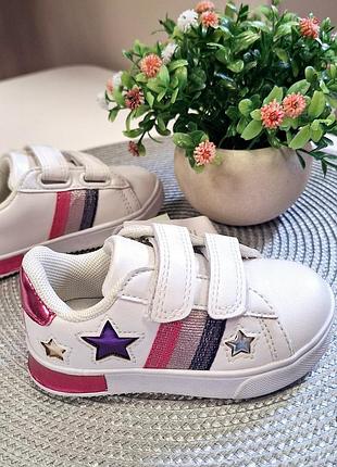 Кросівки для дівчинки!