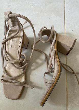 Стильні нюдові замшеві босоніжки topshop 39🤎🧡