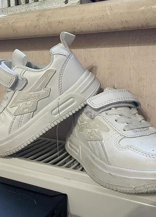 Кросівки білі шкіряні дитячі