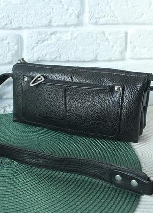 Стильна зручна сумочка з натуральної шкіри.