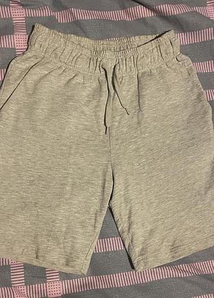 Спортивні шорти