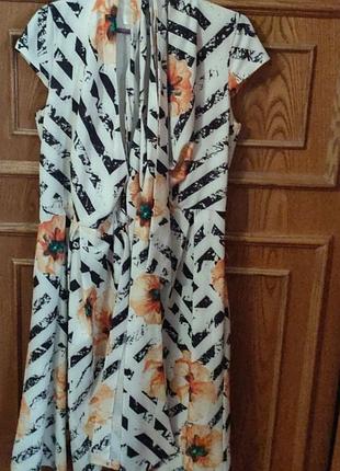 Святкова сукня на запах