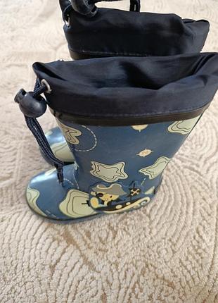 Резиновые сапожки