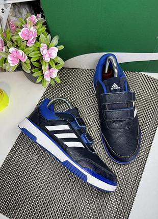 Оригінальні кросівки на липучці adidas
