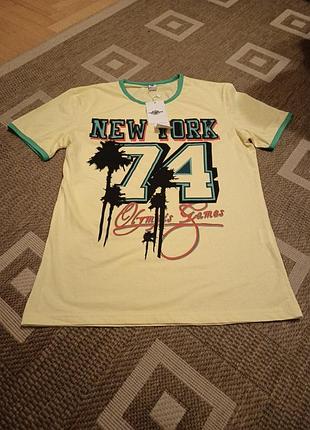 Качественный трикотаж, яркий принт, приятный оттенок желтого..