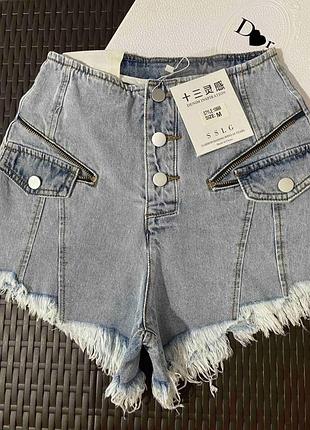 Джинсовые шорты