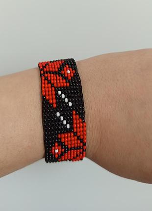 Браслет из бисера