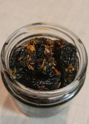 Закуска чернослив с чесноком