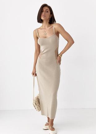 Літня в'язана сукня на бретелях