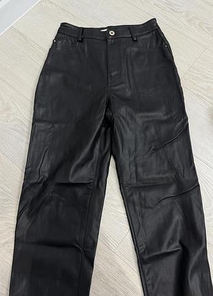 Шкіряні штани zara чорного кольору