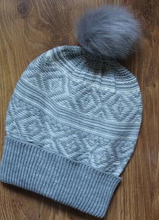 Шапка с помпоном