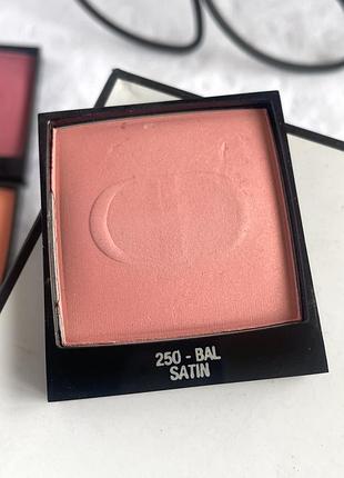 Оригінал. dior rouge blush компактні рум'яна