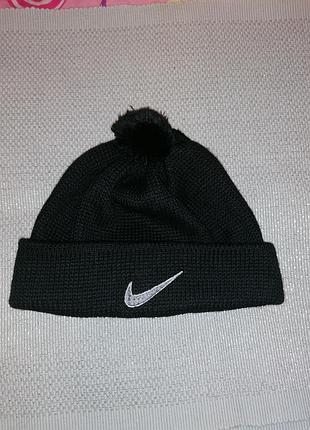 Шапка nike с бомбоном