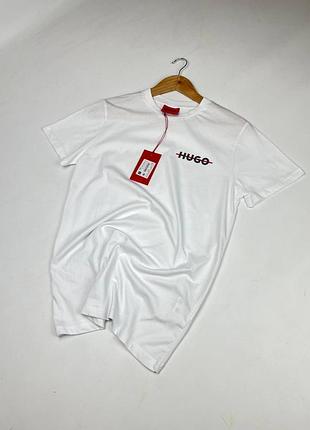 Футболка від hugo boss