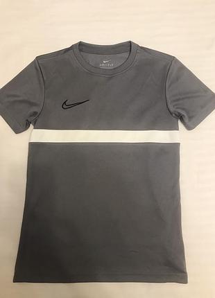 Футболка nike на 8-10 років