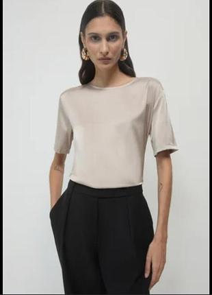 Футболка нюдового кольору зі 100%-ого шовку