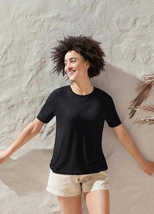 Стильна легка літня жіноча футболка з вмістом льону