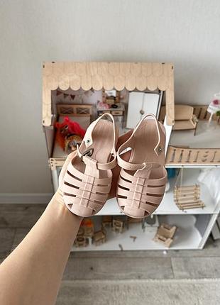 Босоніжки сандалі на дівчинку