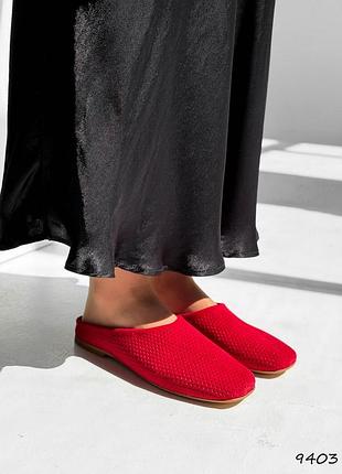 Мюлі жіночі червоні / червоні замшеві мюлі з перфорацією