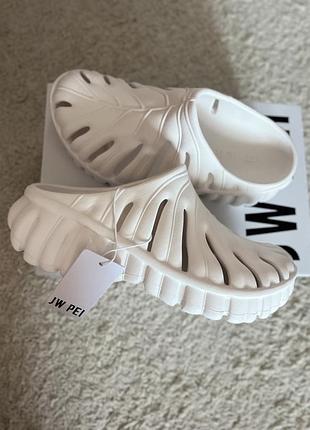 Кроги, шльопанці, крокси jw pei