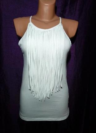 Майка топ белая,акцентная с бахромой, размер s,m.
