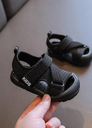 Босоножки детские 2