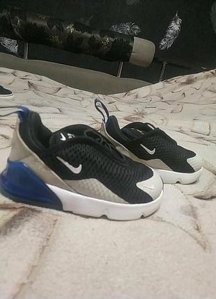 Кроссовки детские nike,в очень красивом состоянии,размер 23.5.