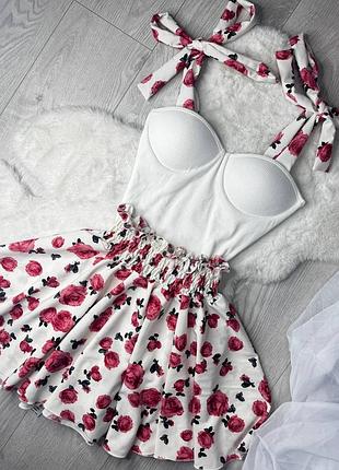 Жіночий ніжний комплект костюм спідниця в квіточку і топ з чашками на зав'язках чорний білий