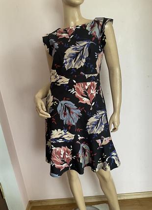 Цікава сукня від max mara / m/