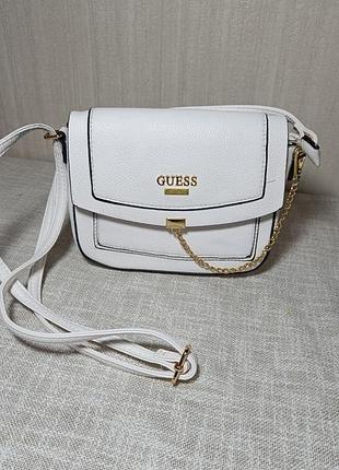 Женская белая сумка guss. женская сумка guess. белый клатч guess. кросс-боди guess.