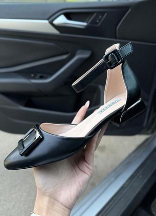 Ідеальні босоніжки класика жіночі