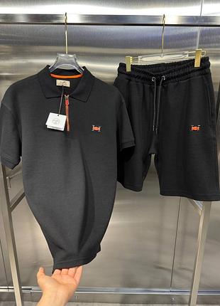 Брендові костюми