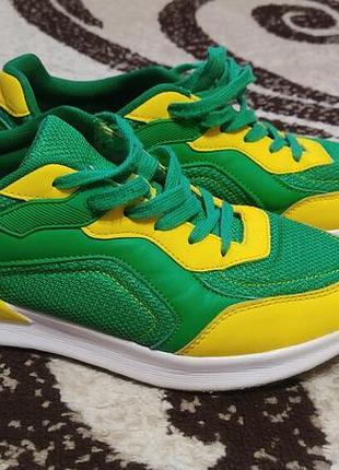 Кросівки на підлітка 26 см