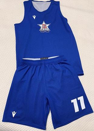 Баскетбольний костюм