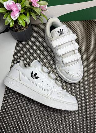 Оригінальні шкіряні кросівки на липучці adidas