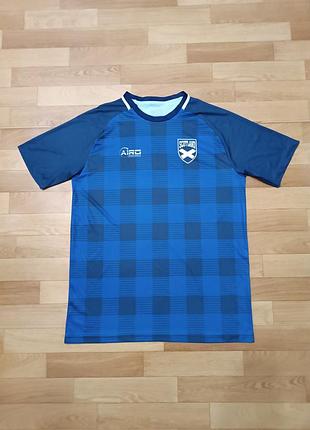 Качественная стильная современная футболка