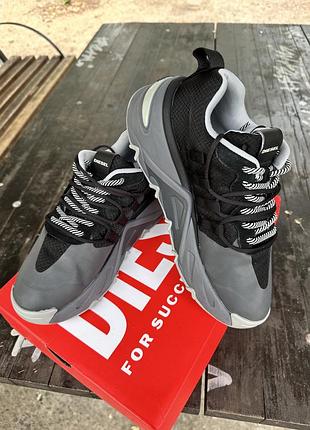 Жіночі кросівки diesel