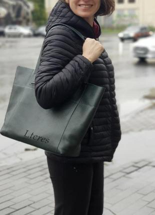 Стильна шкіряна темно-зелена сумка на плече, кольори в асортименті2 фото