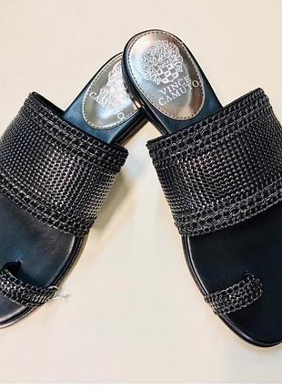 Шльопанці шкіряні vinse camuto