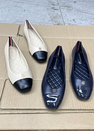 Балетки tommy hilfiger беж/синий/красный/чёрный.